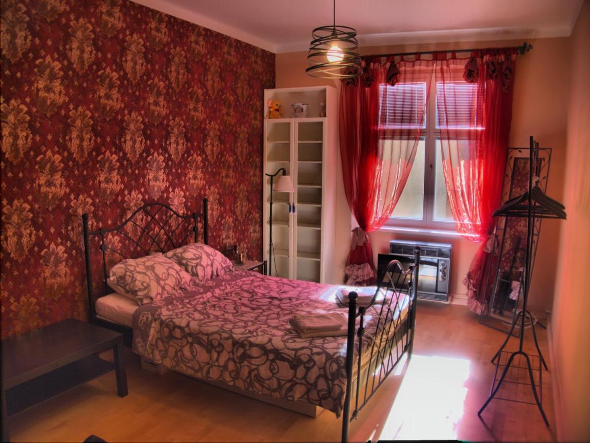Stela'S Apartments - Vysehrad Прага Екстериор снимка